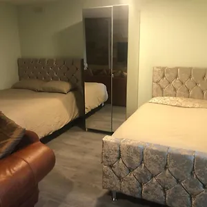 treetops-flat4.hotelsin-nottingham.com/